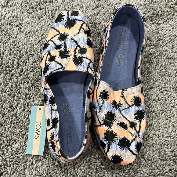TOMS Palm Tree Alpargata size 6.5 - Picture 1 of 3
